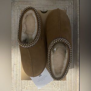 UGGS Chestnut Kids' K-Tasman II Embroidered Slipper NWT